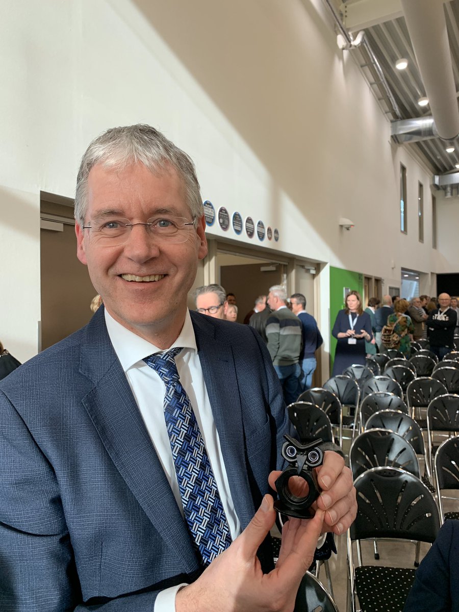 Minister Slob met Wijze Uil gemaakt door leerlingen van praktijkschool PRO Emmen.
#landelijkeprodag