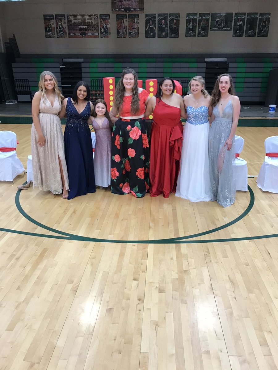 Our beautiful Winter Shamrock Queen candidates. 💚 <a href="/LHSIrish/">Lafayette High School</a> <a href="/lafstuco/">@Lafstuco</a>