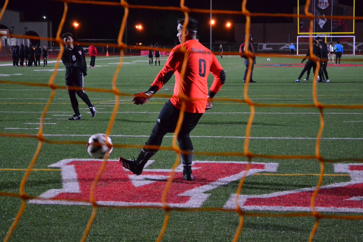 lorenzo_tijer12's tweet photo. Phs boys soccer team #phssoccer #phslobos https://t.co/MNKJlxGsmh
