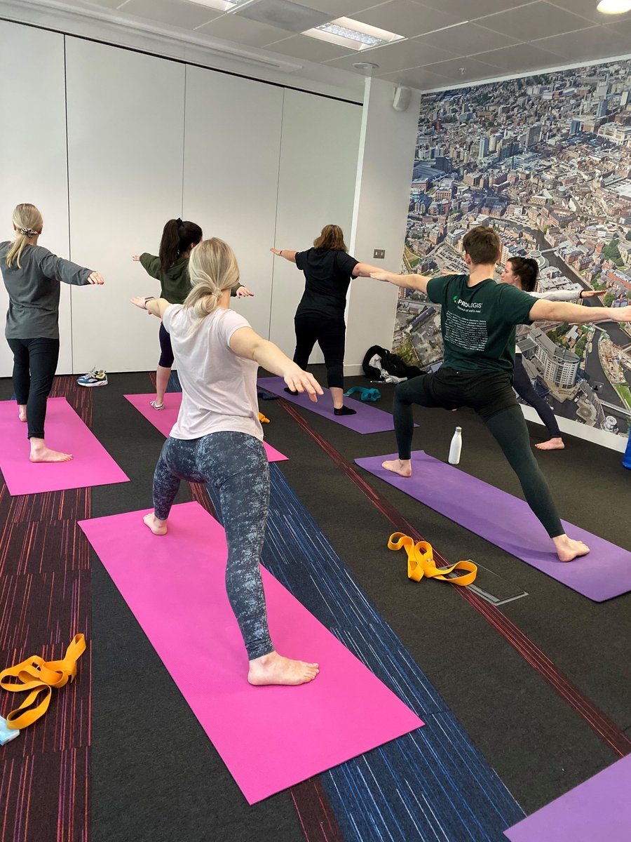 Colliers_UK's tweet image. As part of our wellbeing programme, our Leeds office took part in a yoga session! The classes are always fully booked and gives everyone a hump day positivity boost 🧘‍♀️🧠💗

#employeewellbeing #wellbeingprogramme #yogalife