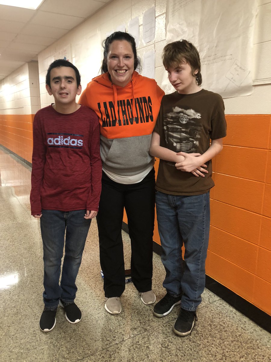 smccauley1287's tweet photo. Check out our @SchoolsParis staff members taking advantage of our healthy schools initiative #1: wearing athletic shoes to school. Thanks for #modelingtheway for our students by demonstrating the importance of physical activity! #fitsupts #fitstudents #fitteachers #parispride https://t.co/YG9qO6Go9R