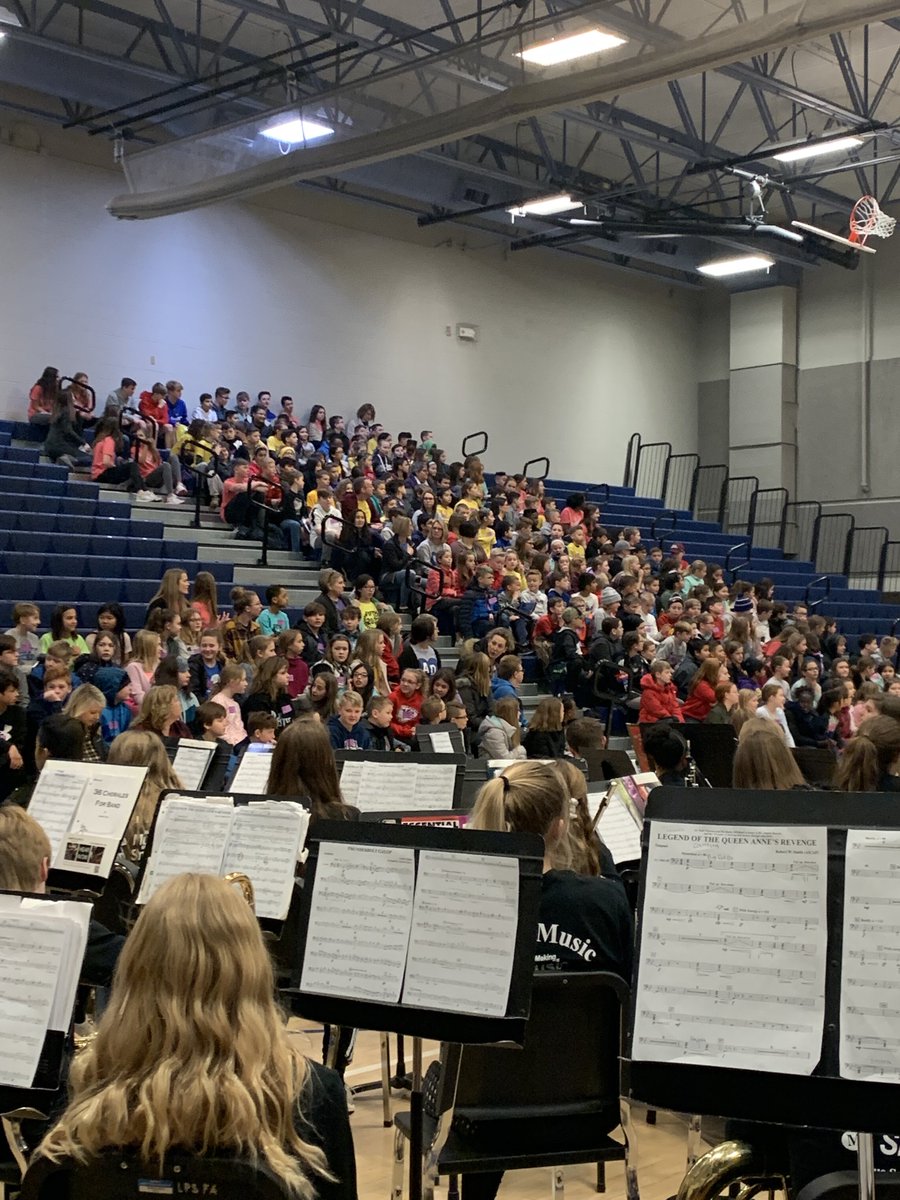 CourtDickerson's tweet photo. Welcome Class of 2027 to DMS! Itβs a great day to be a Bluejay! #dmsleads https://t.co/eObcH9dmgK