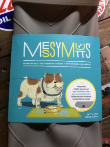 Messy Mutts #catmats #dogmats #foodmat #foodmats #littermats #MessyMutts #siliconemat circlerafarms.com/2020/02/12/mes…