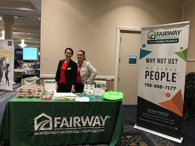 HinsdaleChamber's tweet photo. Very informative economic seminar by William Strauss #FederalReserveBankofChicago! Thanks to all our Chamber members who attended the luncheon & exhibited: Tammi Karam #KingswoodAcademy; Eva Chimiel #FairwayMortgage; Lauren Bubinas & Michael Field #AutomatedForms https://t.co/LL27HrpNzC