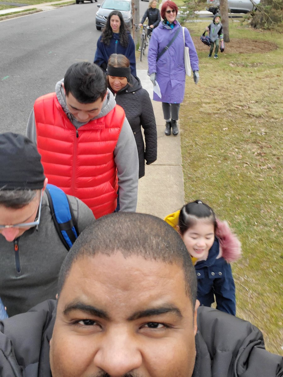 First ever walking school bus for Fleet and it was fantastic!! Great first time turnout and we will be doing another one very soon. #FleetES #OnFleet @Fleet_AP @APS_FleetES @MrBsBees @JohnsonCintia @APSFleetPTA @SusanSpranger @APSFleetPE