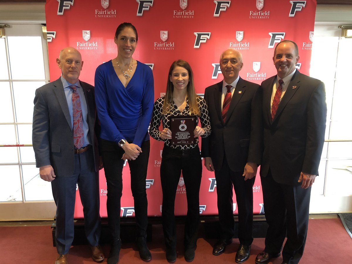HHCCourageAward's tweet photo. In an emotional ceremony @StagsWBball player @sam2kramer received the #HHCCourageAward today from @RebeccaLobo -  to learn Sam’s story visit https://t.co/9qjDEaenno https://t.co/cDaBjOz9YV