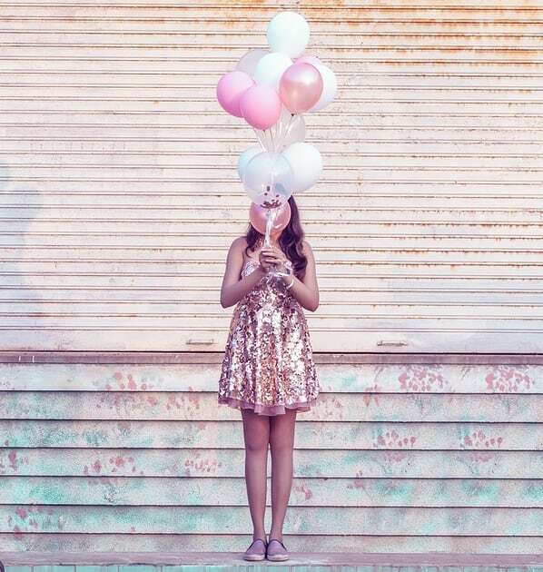 sartorialtweets's tweet image. I make no apologies for my wild thoughts and my untameable heart, but I have my feet rooted firmly to who I truly am.
.
.
.
#sartorialsecrets #wildthoughts #wildandcrazylove #loveiswar #balloonstyling #escapereality #surrealista #sparkledress #valentines… instagram.com/p/B8eOef3B4oH/