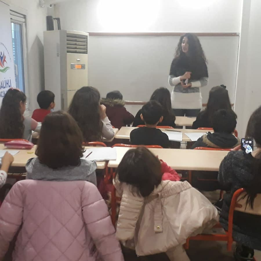 aItdoftun's tweet photo. #GSBSalihliGençlikMerkezi
#GüzelSanatlarAtölyesi olarak
#GitarEgitimi hafta içi 4 gün Gençlik merkezimizde devam ediyor https://t.co/2OLRCoANNa