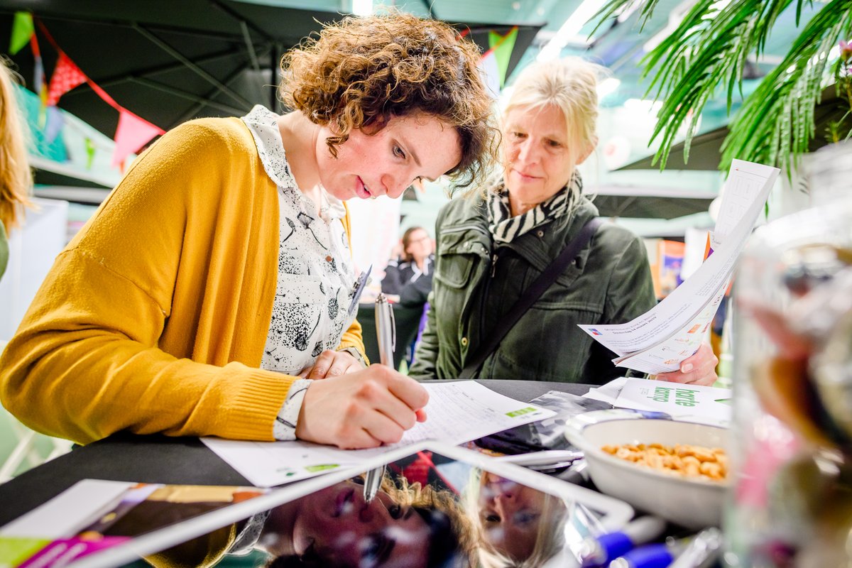 Infopuntzorg's tweet image. Zin om in de zorg te gaan werken, in de zorg gewerkt of werk je al langer in de zorg?

Kom naar de ZORG.IK? Carrièrebeurs op zaterdag 21 maart. 
Toegang gratis. 
#ikzorg #ontdekdezorg #ontdekdezorgweek
zorgikbeurs.n