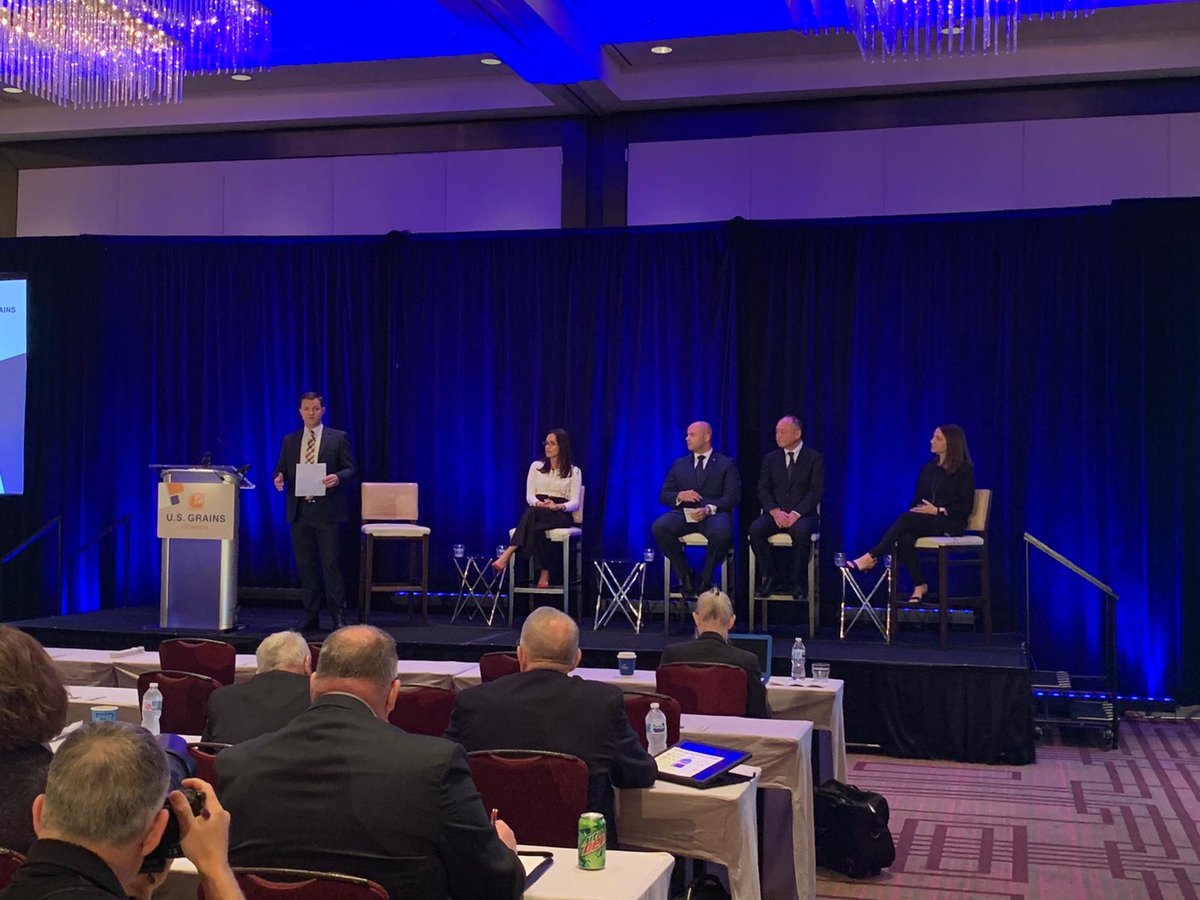 usgrainscouncil's tweet image. .@USGC directors from South Asia, Southeast Asia, Japan, and the Western Hemisphere on stage at #Grains20 discussing dynamics in the market, #trade policy, #China and weather impacts 🌍🌧.