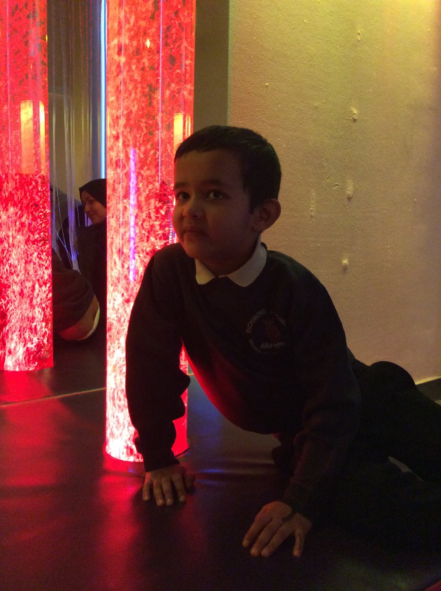 Jade Class had a fantastic time exploring the sensory room  and experiencing the ‘sensory story time’ at Oldham Library 📚