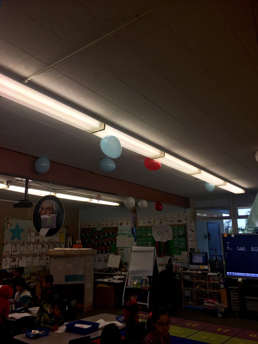 What makes balloons stick to the ceiling ? <a href="/avilahowell/">Patricia Howell avil</a> #riolindotk