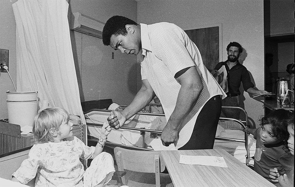 MuhammadAli's tweet photo. “The service you do for others is the rent you pay for your room here on Earth.” - #MuhammadAli
.
It is our duty as humans to live and treat others with respect, just as Ali did. 👊🏾

#Respect #BHM #GenerationAli #Humanity https://t.co/SUiaBpUoiW