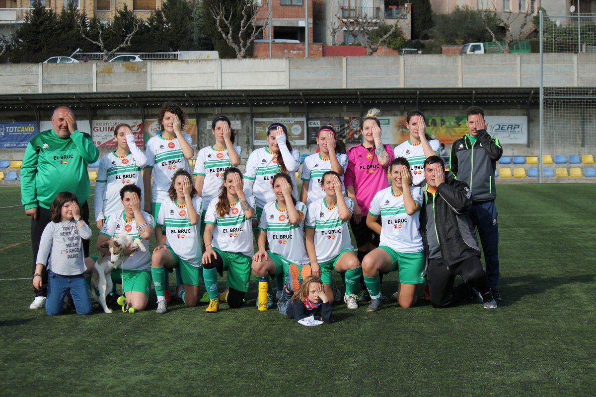 Força✊✊💪💪👍👍 1r Equip Femení del @ceodena #ElBruc
Si no veus esport femení, t'estàs perdent la meitat de l'espectacle #ThoEstasPerdent #EsportFemeni <a href="/FCF_CAT/">Federació Catalana de Futbol</a> <a href="/futbolfemenicat/">futbol femení català</a>