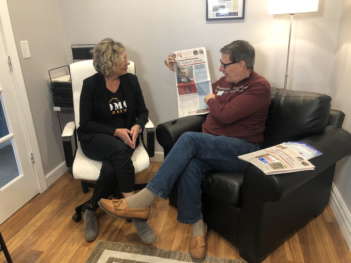 spinalcolumn1's tweet photo. Jim, our Owner and Publisher, is having an interview with Natalia with OMG Realty for a video for our publications today! #spinalcolumnnewspaper #localnews #newsweekly #omgrealty https://t.co/osGQUg9miM