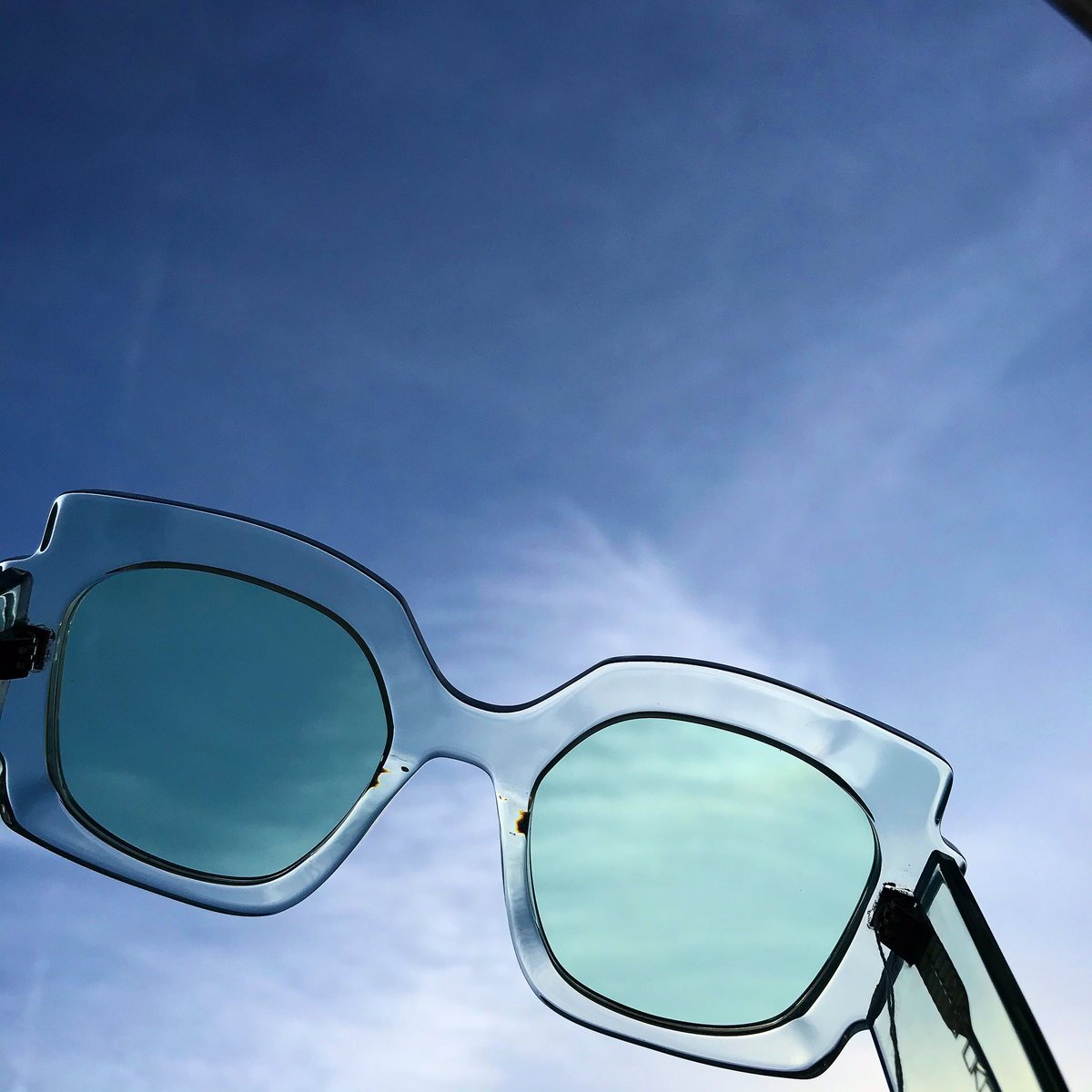 thespeckywren's tweet photo. We can’t get enough of how beautiful this crystal clear acetate frame look... 
.
——————————————
(Frame model is MK121) ——————————————
.
#thespeckywren #thespeckywrenopticians #brighton #monokol #monokoleyewear #acetate #opticians #spectacles #designer #handmade https://t.co/SZhyTiWf7N