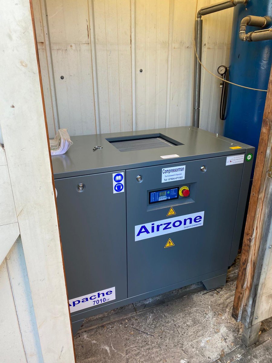 compressorman3's tweet image. Out goes the old Atlas Copco and in goes the New Airzone Screw Compressor - Fantastic Compressors- Call 07904 471183 for best price #compressedair