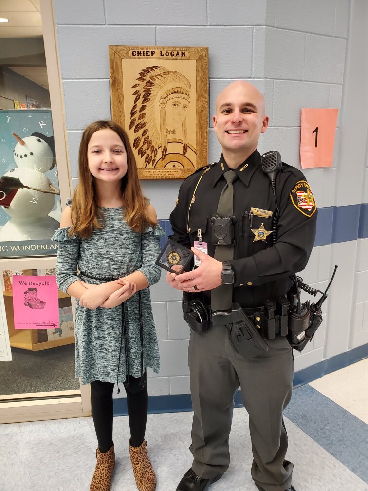lh_officers's tweet photo. Congratulations to Aubrey Mundy! She was awarded the Chieftain Elementary’s January Jr. Deputy of the Month! Every month School Resource Officer Deputy Cowgill awards a nominated student for going above and beyond! Keep up the great work! #lhsdSRO #Deputycowgill #SROsmatter https://t.co/NiJFmGs8TZ