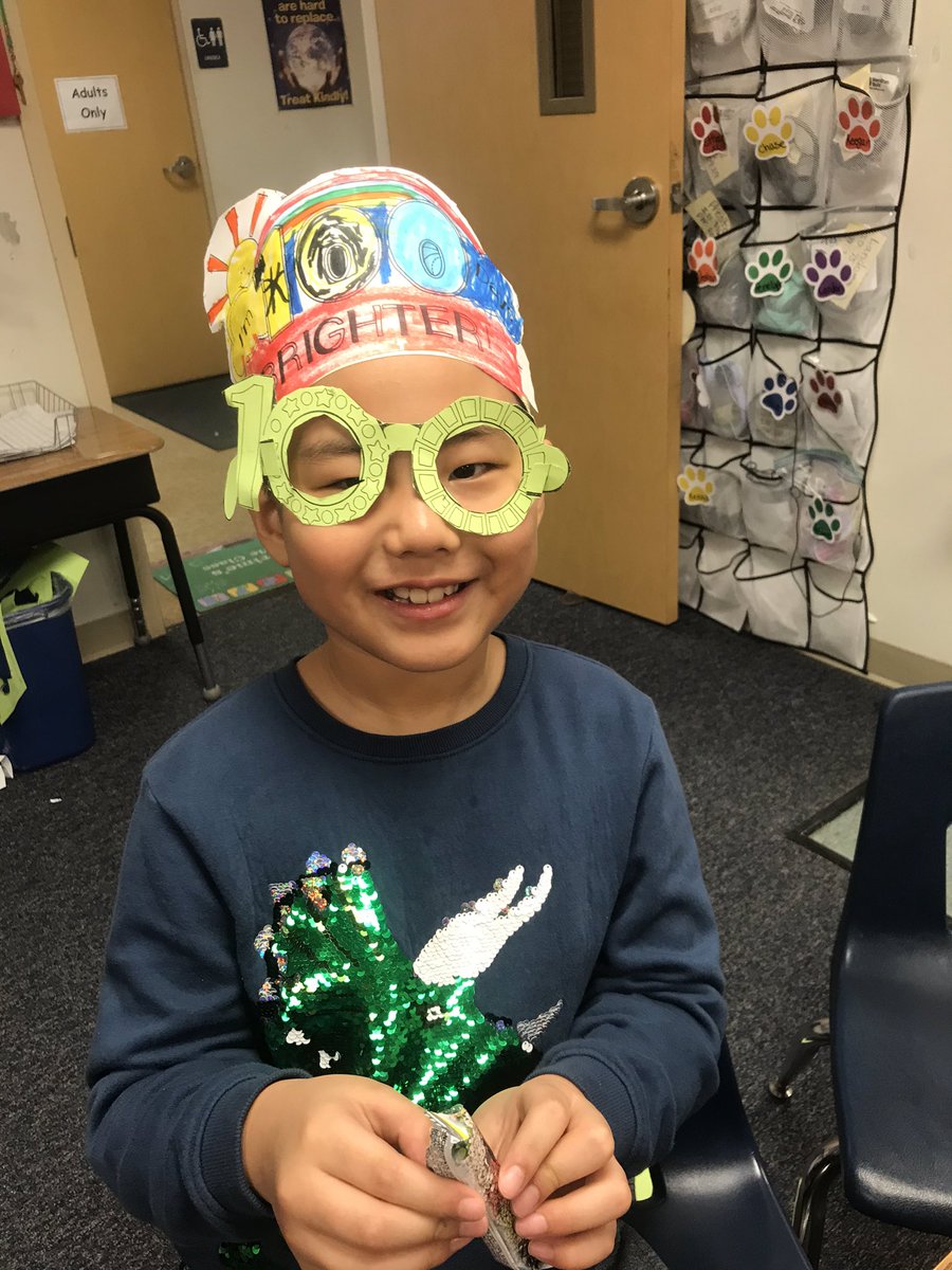 MrsGrimesFirst's tweet photo. We are 100 days brighter!! 🤩🤩☀️☀️☀️ https://t.co/Kb9VfNuI59