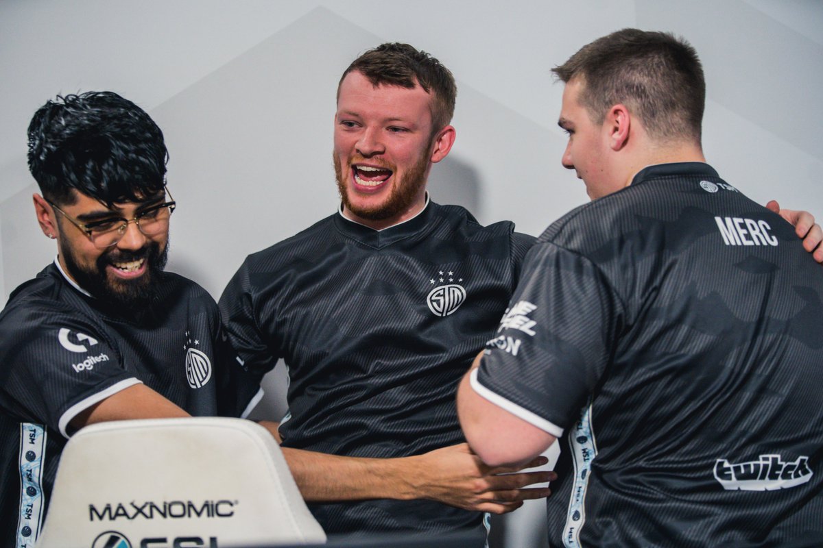TSM's tweet photo. WINNERS FINALS BOUND 🔥 - hug it out boys, that's a #TSMWIN https://t.co/W5ybnoRPMx