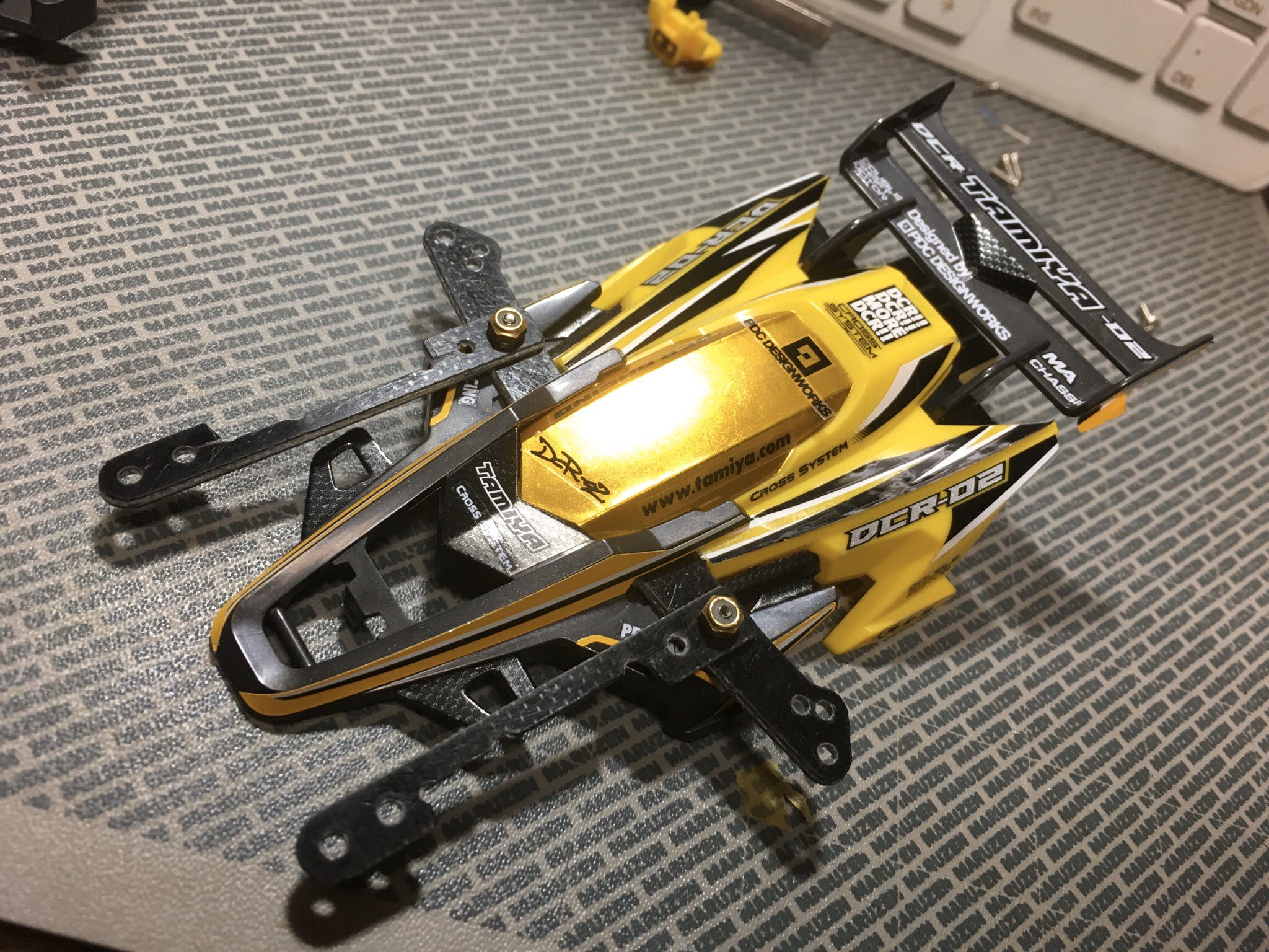 ミニ四駆　メタルCA-Tバンパー　タミヤ純正カーボン　提灯非連動コンパクト設計 61+wdncv5hL._UF350,350_QL50_.jpg