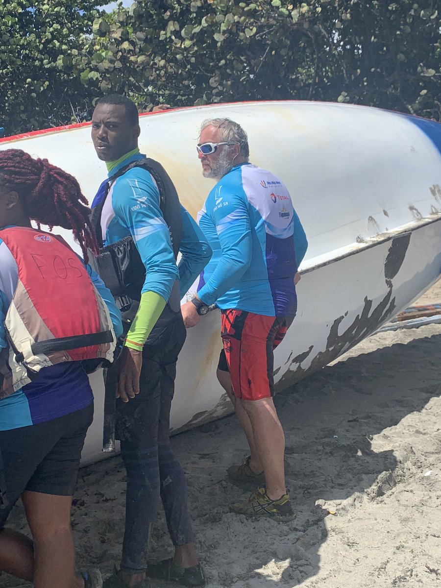 ClaudeTITINA's tweet image. Il y a 3 ans déjà @YBourgnon promettait à notre @RotaryFDF de revenir avec ses copains #navigateurs de renommée mondiale ! Chose faite le week-end dernier au #Diamant #Martinique pour soutenir la candidature de la #yole au #patrimoine immatériel @UNESCO_fr #voile