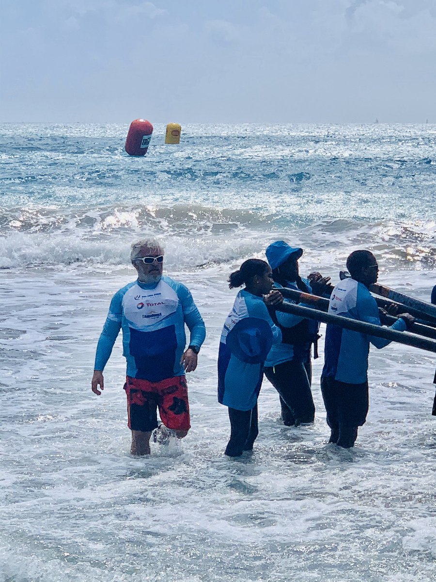 ClaudeTITINA's tweet image. Il y a 3 ans déjà @YBourgnon promettait à notre @RotaryFDF de revenir avec ses copains #navigateurs de renommée mondiale ! Chose faite le week-end dernier au #Diamant #Martinique pour soutenir la candidature de la #yole au #patrimoine immatériel @UNESCO_fr #voile
