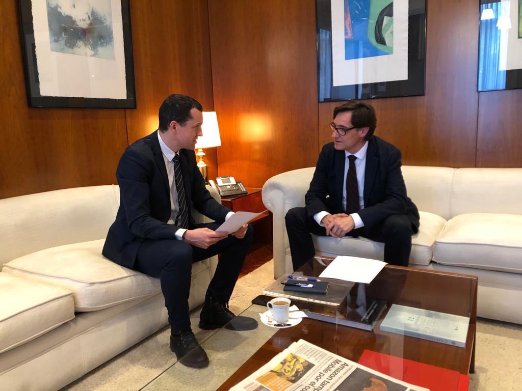 RadioSeu's tweet photo. Reunió d'@oscarordeig amb el nou ministre de Sanitat del Govern espanyol, Salvador Illa, per parlar de l'Hospital d'#Andorra com a centre de referència per a #laSeu. https://t.co/oIvpiuxocc  #AltUrgell https://t.co/x1T1sIW91T