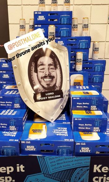 1045SNX's tweet photo. If you could have a @PostMalone Throne made out of YOUR favorite beverage, what would it be??? Shout out to @VanAndelArena this is sweet! #ShmitShow https://t.co/E5MhkW2chd