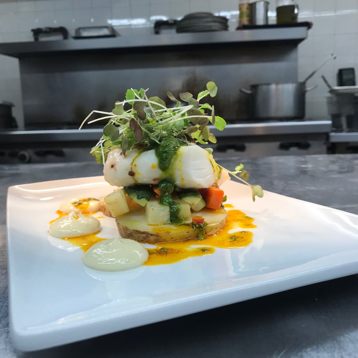 Lors de votre prochaine visite au Spa, vous aurez peut-être la chance de savourer notre succulent filet de morue d'Islande qui se trouve dans notre menu du midi. 😍