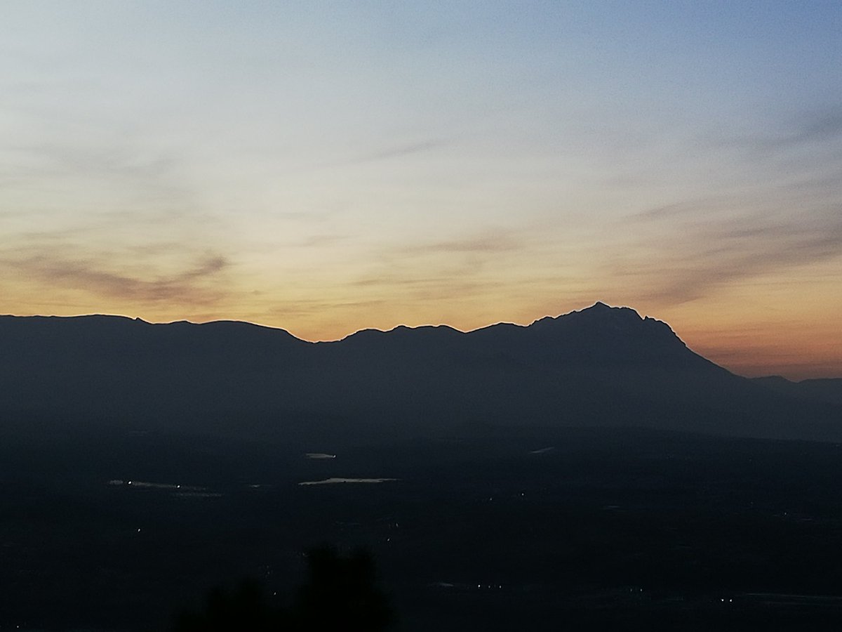classediferro's tweet photo. #labellaaddormentata vista da Chieti.
#gransasso
#cornogrande
#cornopiccolo
#abruzzo
#bellabruzzo
#nature
Buon pomeriggio a tutti ๐๐โโ๏ธ https://t.co/9In3zxX7VN