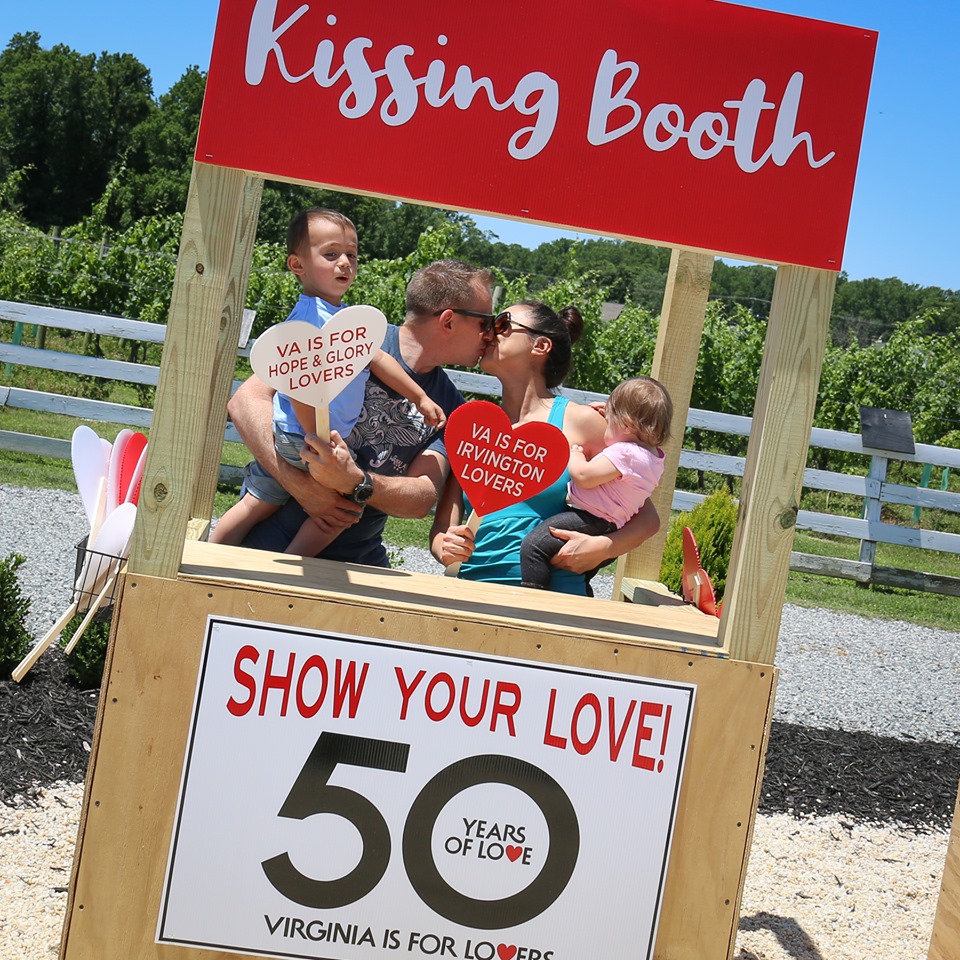 @VisitCBVA @WenzMary @InglesideWinery @Touchse @GreenMochila @CharlesMcCool @Giselleinmotion Thanks for the tag! Chesapeake Bay Wine Trail (and @VisitVirginia) is for lovers! Left: @InglesideWinery photo by Jessica Crews Photography. Right: kissing booth at @dogandoyster. #loveva
#Top4Theme #Top4Romance 
@Touchse @GreenMochila @CharlesMcCool @Giselleinmotion