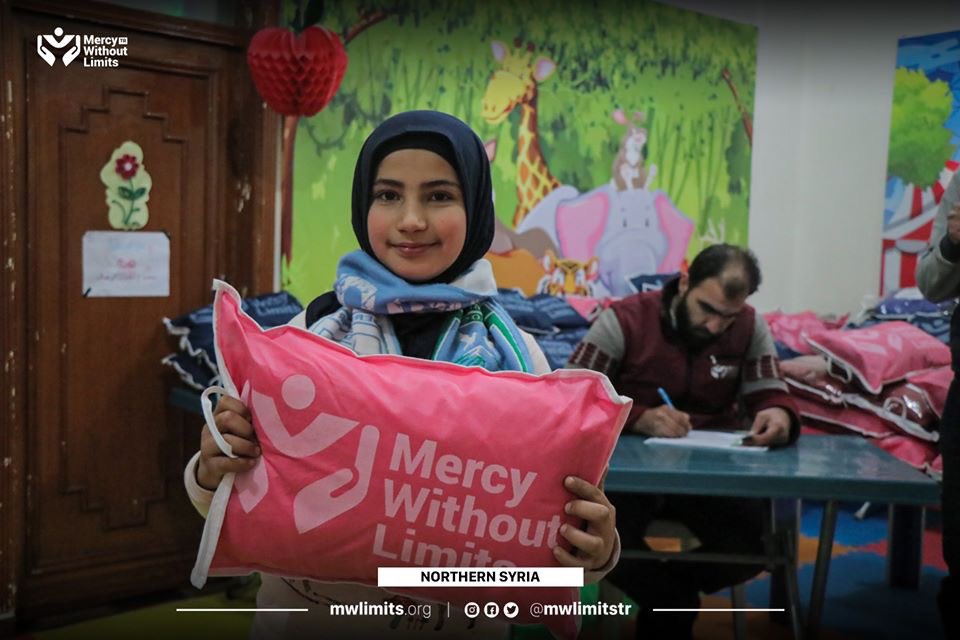 MWlimits's tweet photo. Mercy Without Limits respond to the emergency cold and hard conditions of the families in North Syria. The team distributed high-quality Jackets for Winter to 855 Orphan Children aged between 5 to 17 years old in Idlib, Al-Bab, Azaz, and Afrin. #MWLimits https://t.co/nlHBza7dH1