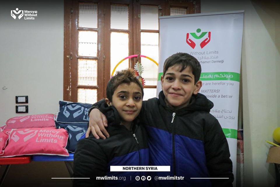 MWlimits's tweet photo. Mercy Without Limits respond to the emergency cold and hard conditions of the families in North Syria. The team distributed high-quality Jackets for Winter to 855 Orphan Children aged between 5 to 17 years old in Idlib, Al-Bab, Azaz, and Afrin. #MWLimits https://t.co/nlHBza7dH1