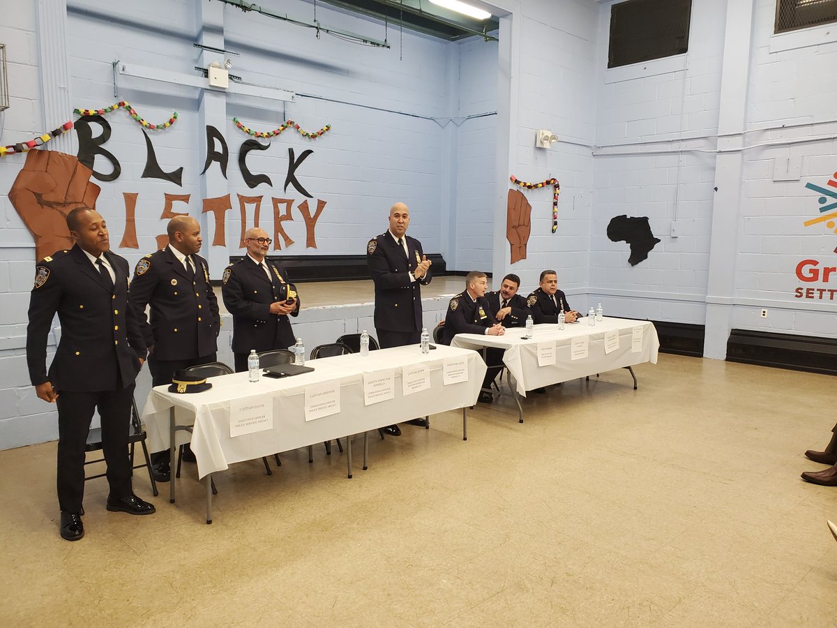 NYPDPSA3's tweet photo. We would like to thank @GrandStSttlment Bushwick Houses for allowing us to host our Housing Bureau Brooklyn Community Meeting with the new @NYPDHousing Chief Barrere yesterday #buildingforabettertomorrow https://t.co/3e0KO0S8B5