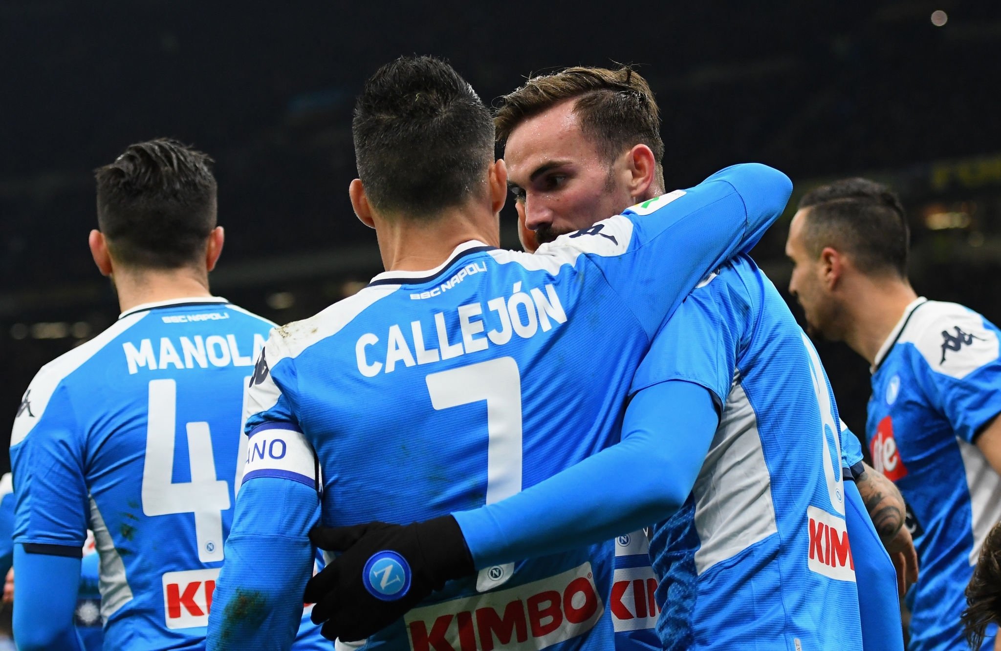 Fabián Ruiz celebra con Callejón su gol en San Siro.