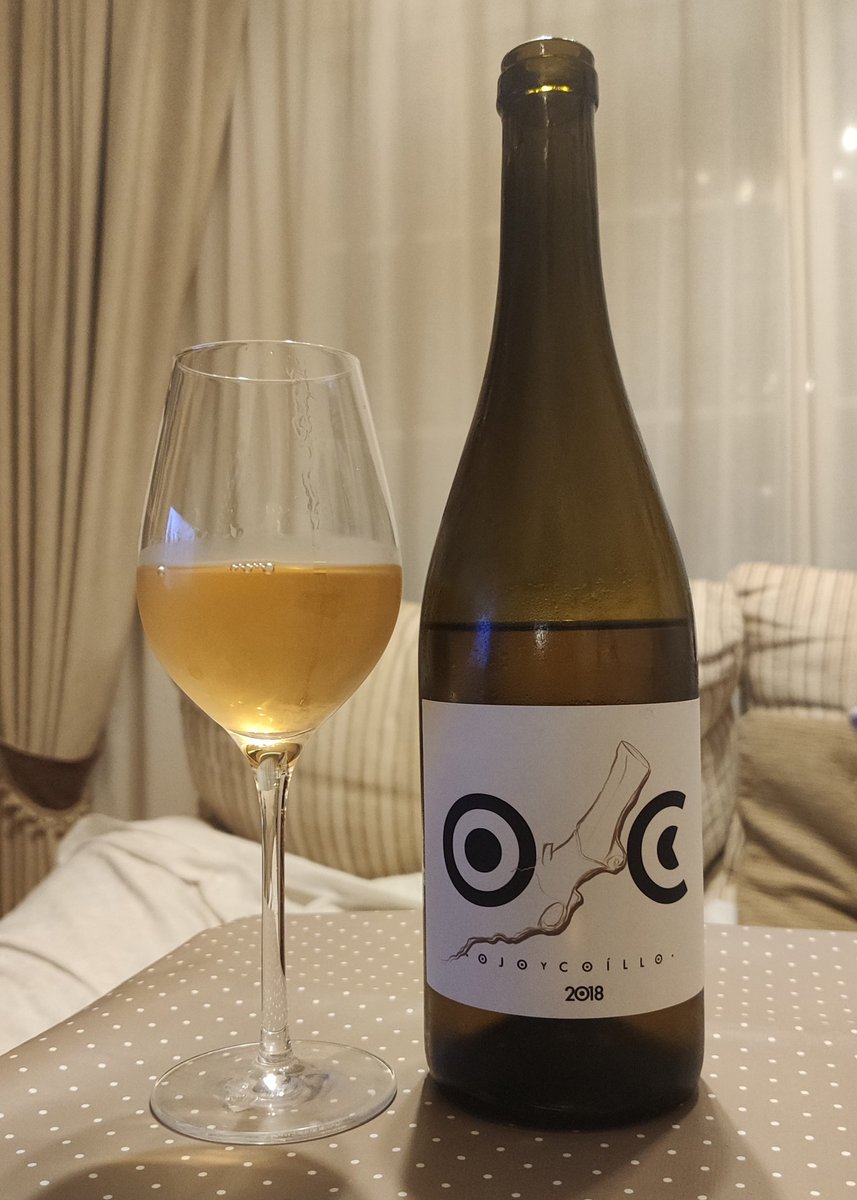 ¿Se puede terminar mejor el día? No creo.
#Vino blanco 'Ojo y coíllo', fruto del trabajo de <a href="/MAILLO1991/">Miguel Castro Maillo</a>. 👏🏽👏🏽