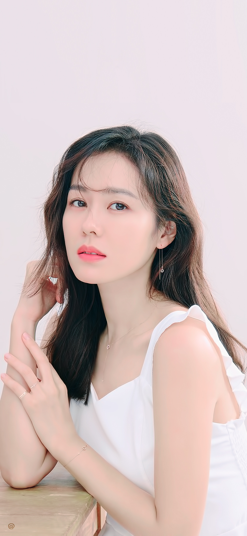 손 예진초고화질 사진 OA=@ в X: „#손예진 #손예진화보 #손예진가네시 #손예진배경화면 #사랑의불시착 #윤세리  https://t.co/Yb2NB6d7EI“ / X