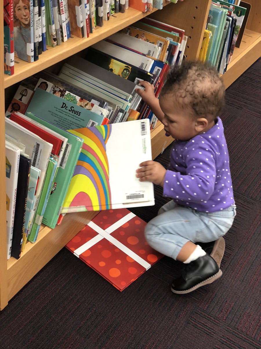 THESMediaZ's tweet photo. Create environments that welcome reading. The mere presence of books can spark curiosity ❤️❤️#BabyBookLover #THESReads #ChooseTHES https://t.co/AvLaMra4n0