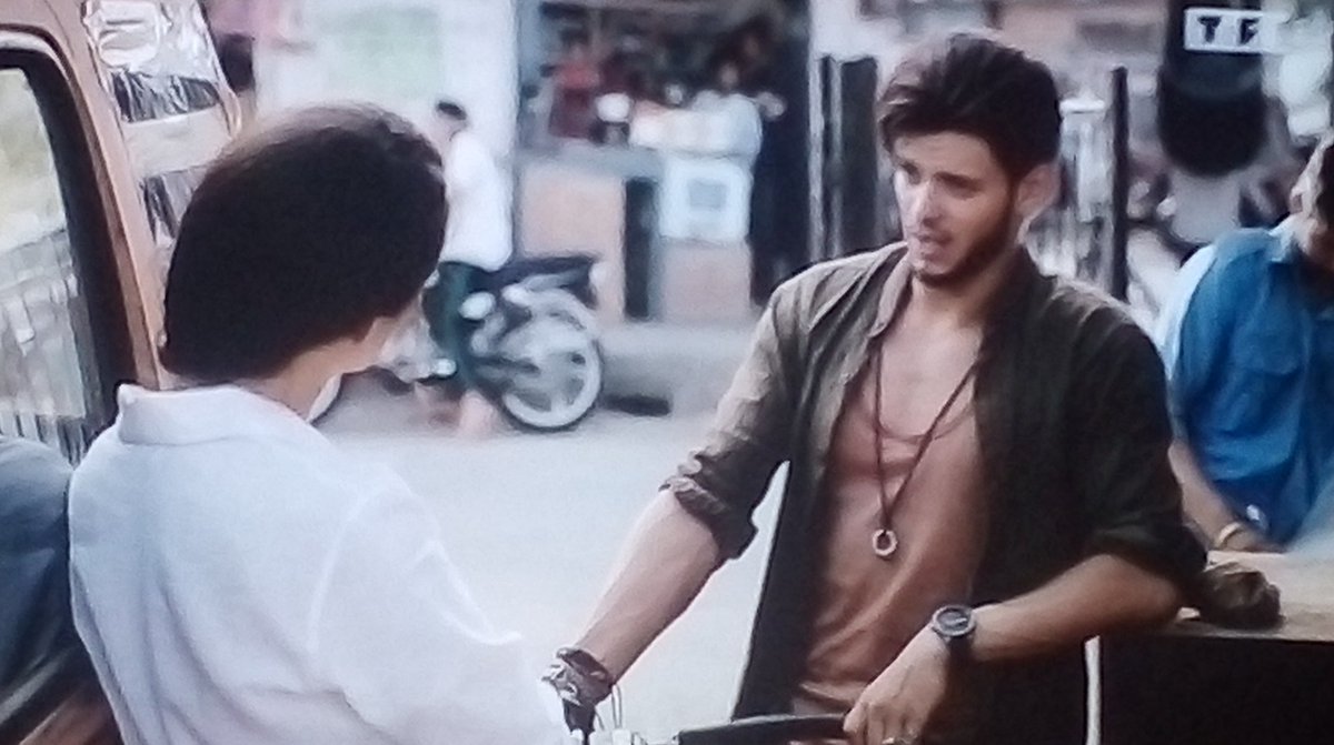 GothxBecks's tweet photo. Devant coup de foudre a Jaipur 💖@BensettiRayane #CDFAJ #CoupDeFoudreAJaipur https://t.co/Yah9cSVx5Q