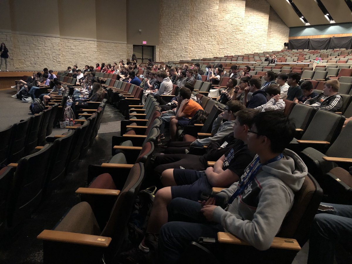 CRHS_DigitalArt's tweet photo. February TSA Mandatory Meeting run by the HS TSA Officers. #longeng @RJHlonghorns @GRHSEngineering https://t.co/Pb2SOh2xH1
