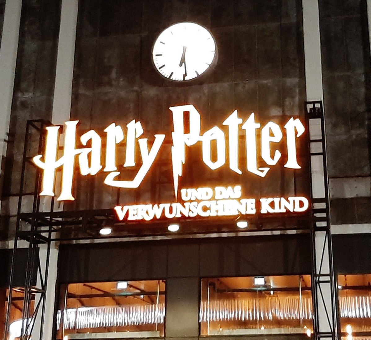 Harrypottertheaterde Hashtag On Twitter