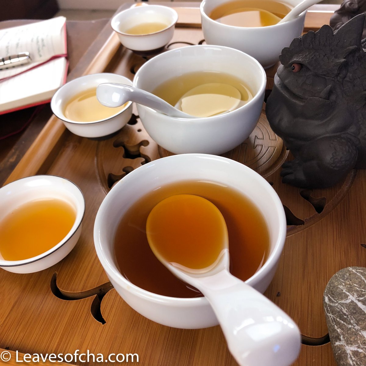 leavesofcha's tweet photo. Cupping cold assam: two cold brews vs. a hot brew. Look at the color difference! Blog post with details up soon on site or sign up for updates ~~~ #coldbrew #KanokaAssam #assam #cupping #teaCupping #tastings #tea #teaware #DrinkWithMe #ProvenanceMatters #BrewYourOwnTea #tealife https://t.co/VIA9svqoYd