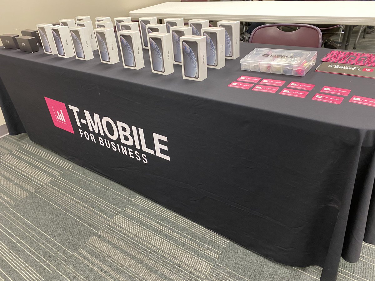 _Mpadilla_'s tweet photo. @TMobileBusiness is here for you!! The Spartans at @StaffordMSD have joined the T-Mobile family! #Deployment #SAMSRule #CustomerObsessed https://t.co/PIy3ZiAzpN