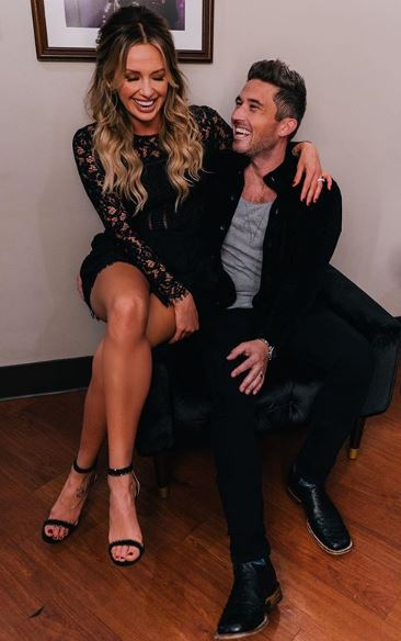 TatankaMusic's tweet photo. It's the week of 💖LOVE💖

⚡FELLAS⚡Get your lovely lady tickets to #TatankaMusicFest for Valentine's Day this year 😉

#TatankaMusicFest2020 #LetsgetloudinStroud #countrymusic #festival #summer #musicfestival #party #concert #livemusic #country #music #live #iheartradio https://t.co/XiHlgwJxfg