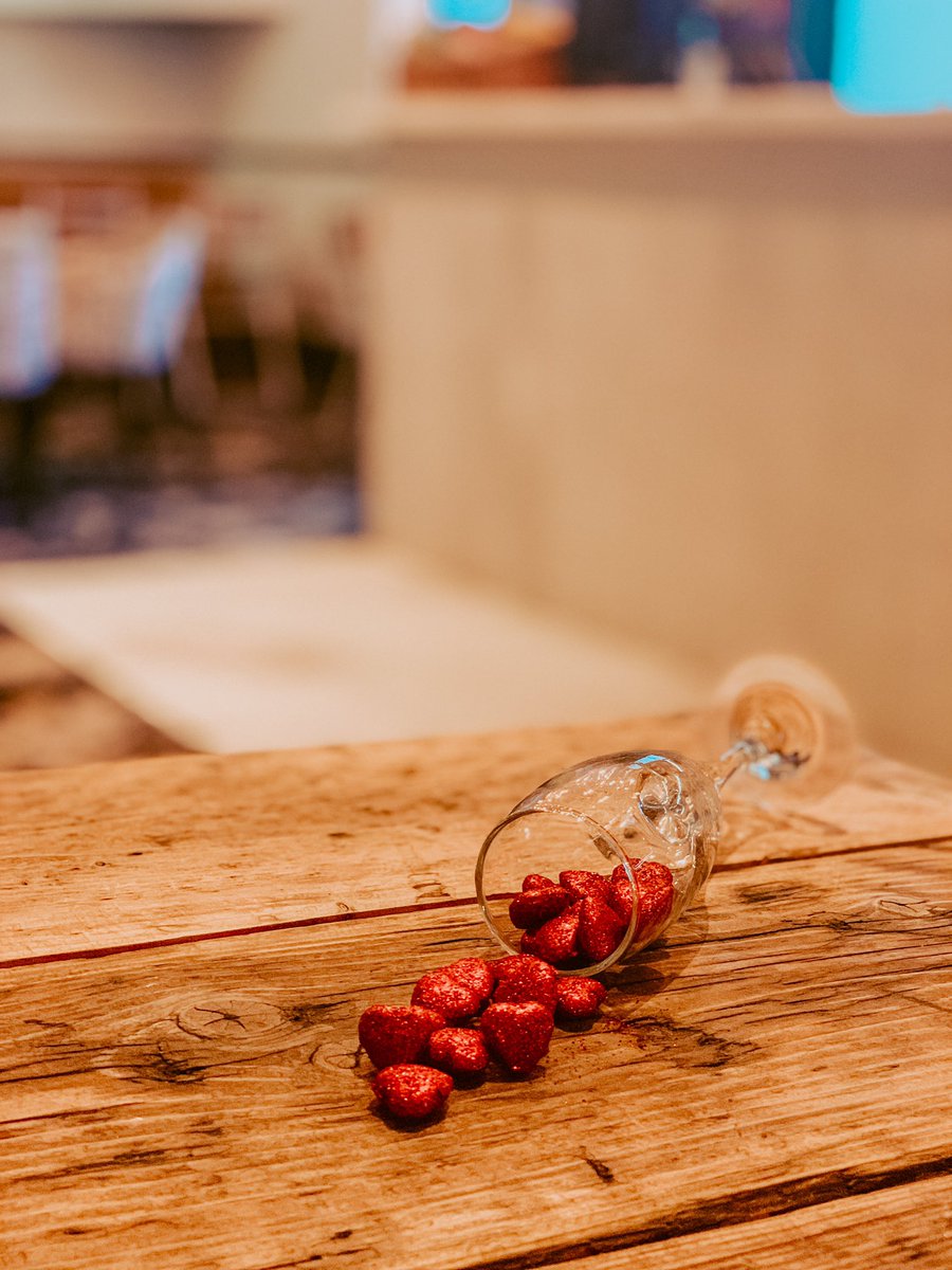 Valentine’s Day... ❤️
⁣
Sip some fizz at the ArtBar and enjoy a *three course dinner at <a href="/KW_Bath/">욱이 욕조</a> or indulge in a **champagne afternoon tea. ⁣
⁣
*£𝟺𝟿 𝘱𝘦𝘳 𝘱𝘦𝘳𝘴𝘰𝘯, 𝘣𝘰𝘰𝘬 𝘰𝘯𝘭𝘪𝘯𝘦. ⁣
**£𝟹𝟸 𝘱𝘦𝘳 𝘱𝘦𝘳𝘴𝘰𝘯, 𝘣𝘰𝘰𝘬 𝘰𝘯𝘭𝘪𝘯𝘦.