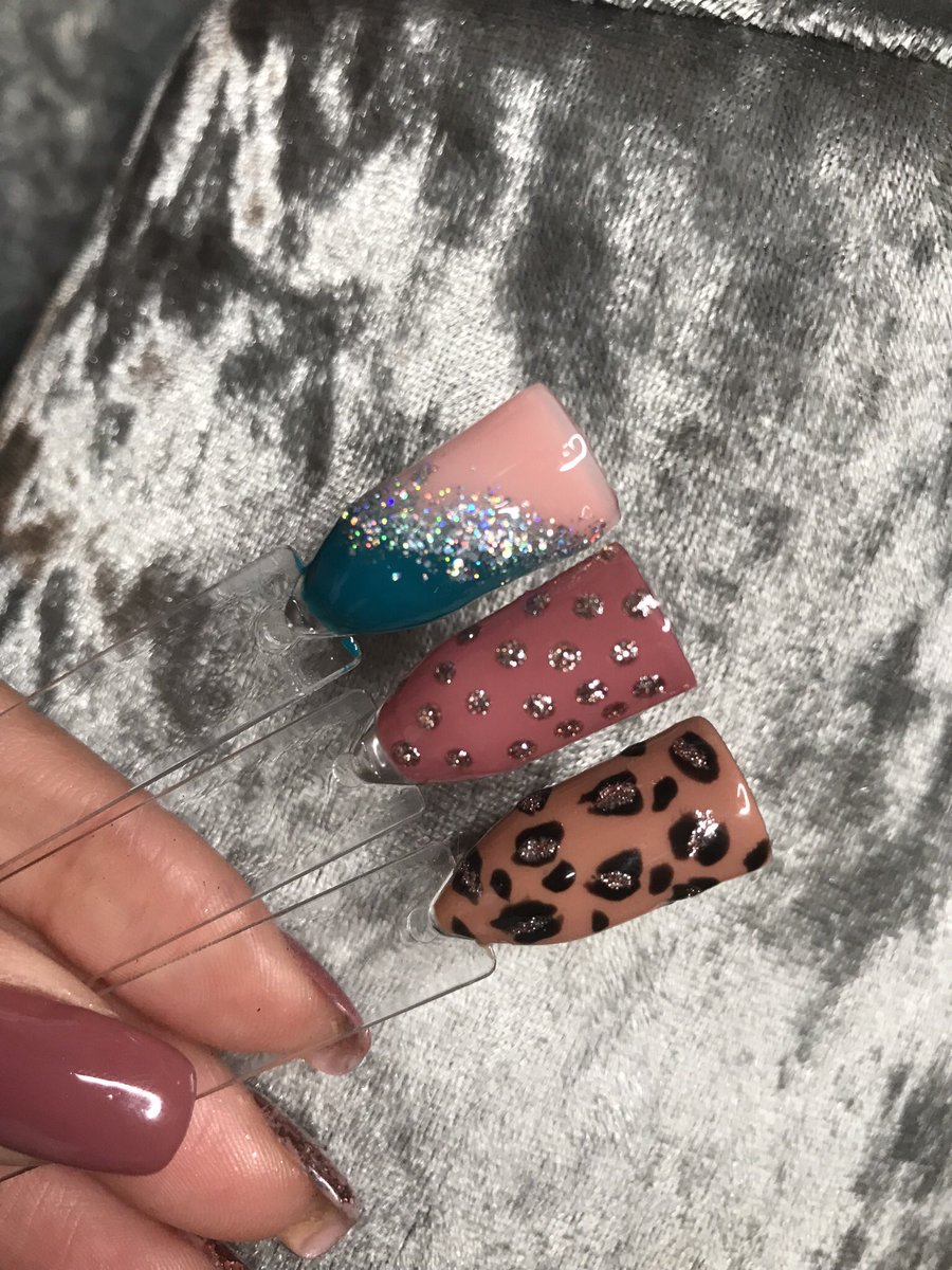 First attempt at a few nail designs, very proud gal👏🏽☺️ #nailart #thegelbottle