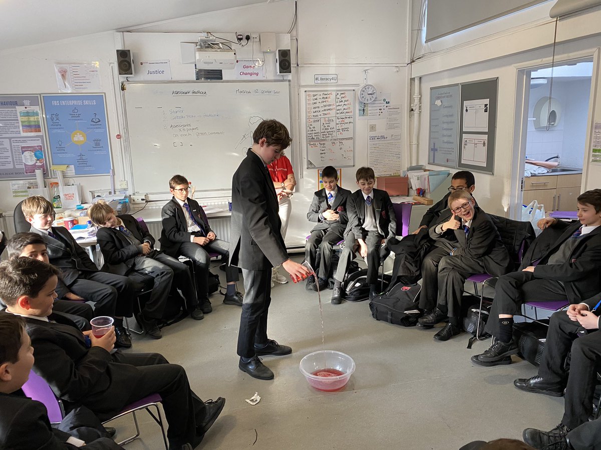 MrMissen_PE's tweet photo. Emergency first aid in CPR and bleeding for Yr 7 in today’s PSHCE afternoon ✅ A massive thank you to @StreetDoctors West London team for some brilliant sessions with some very enthusiastic young men! We would love to have you back soon... #savinglives #essentiallifeskill https://t.co/oIetVPl85O