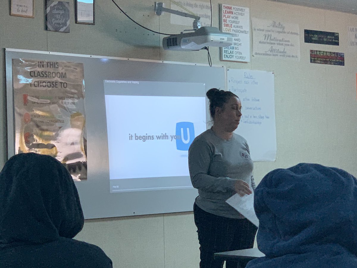 GoldenCrews's tweet photo. Mesa Linda Counselor’s leading another counseling session preemptively addressing Vaping. #BulldogCounselorsRock https://t.co/AtOAUB6cad