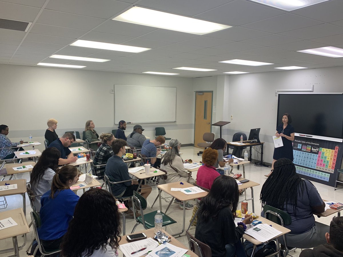 LeaderLizette's tweet photo. Full House at the NTCC CTS Student Success Seminar Snack and Learn https://t.co/fp0EtnXyKu